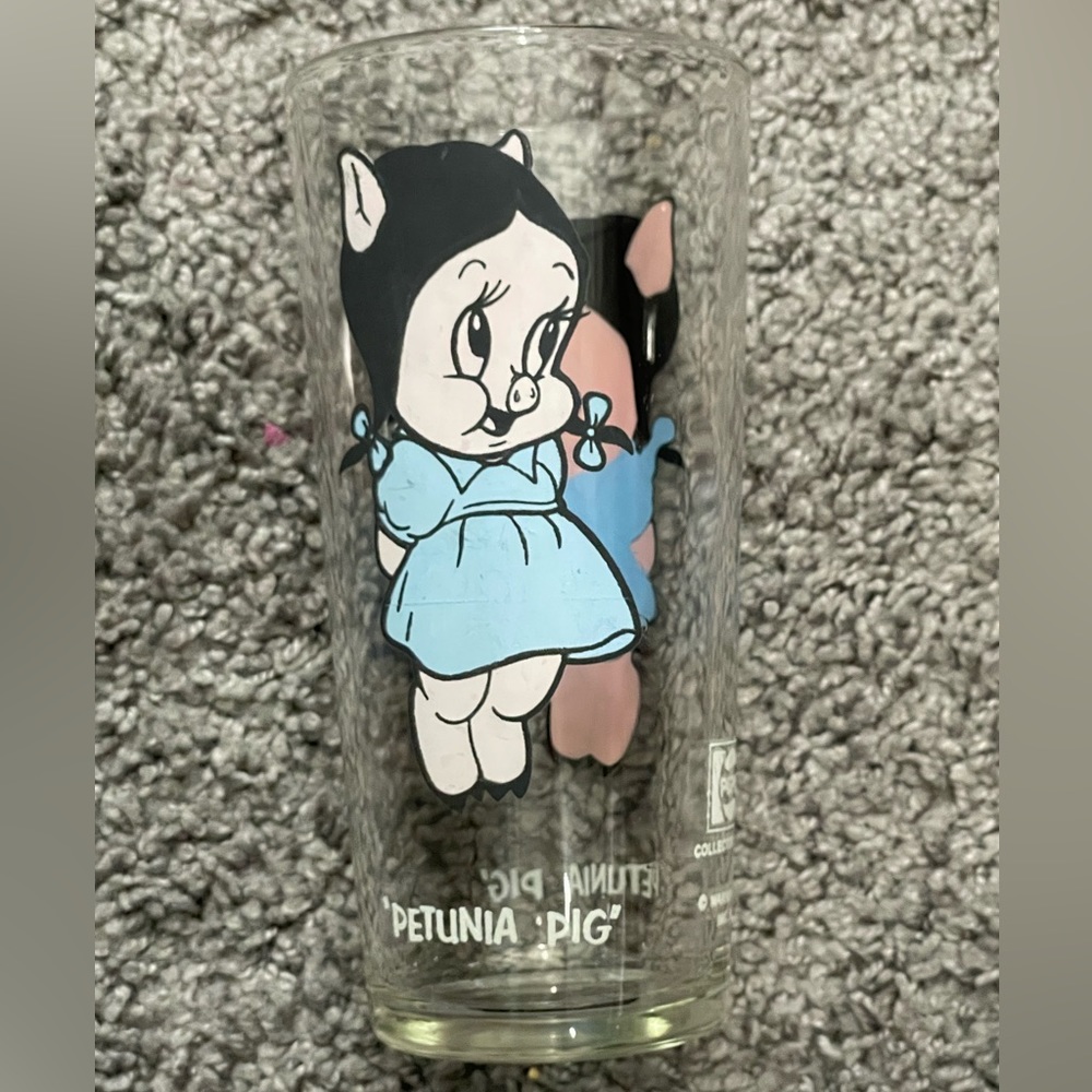 1973 Pepsi Collector Series Looney Tunes Glass - Petunia Pig
